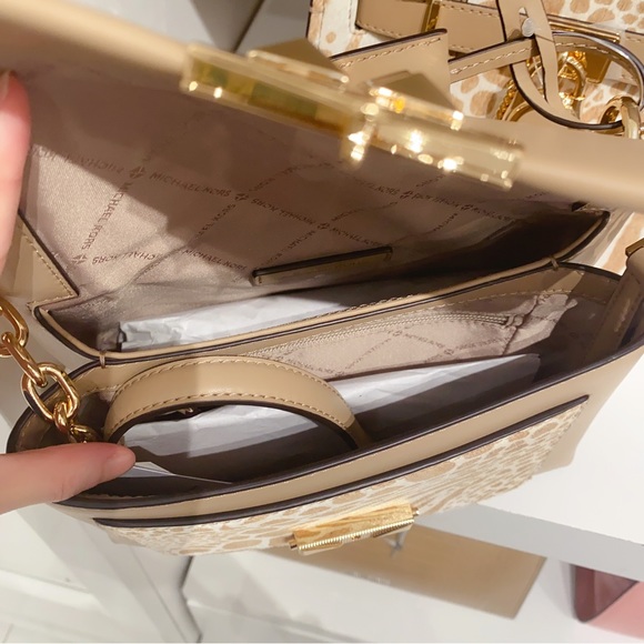 Michael Kors Cece Medium Shoulder Bag - Picture 6 of 7